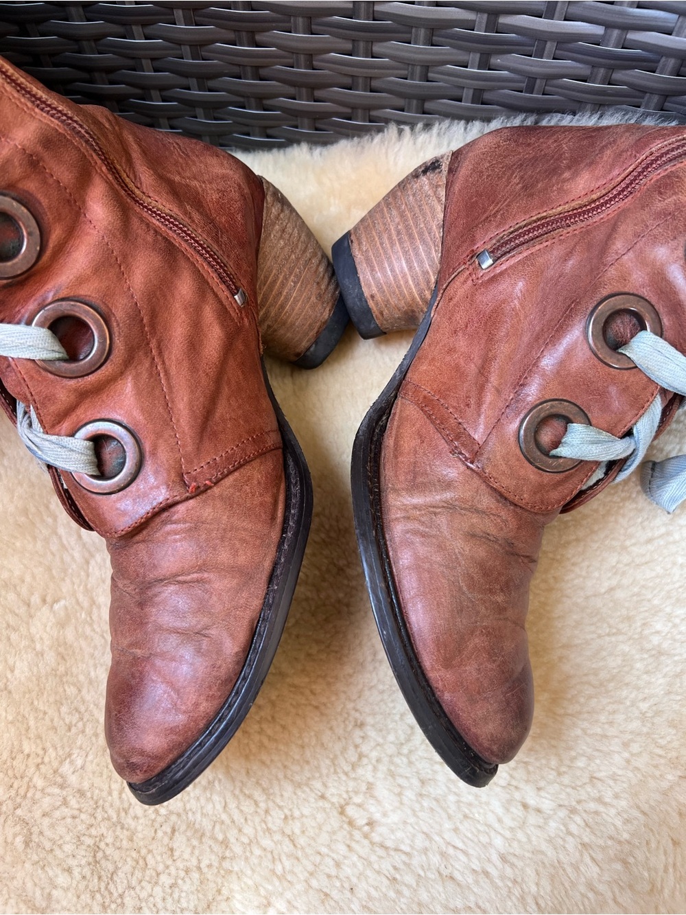John Fluevog East End Gladstone Mid-Calf Lace Up Boots Sz 8 Brown Witch Grunge - Picture 6 of 14